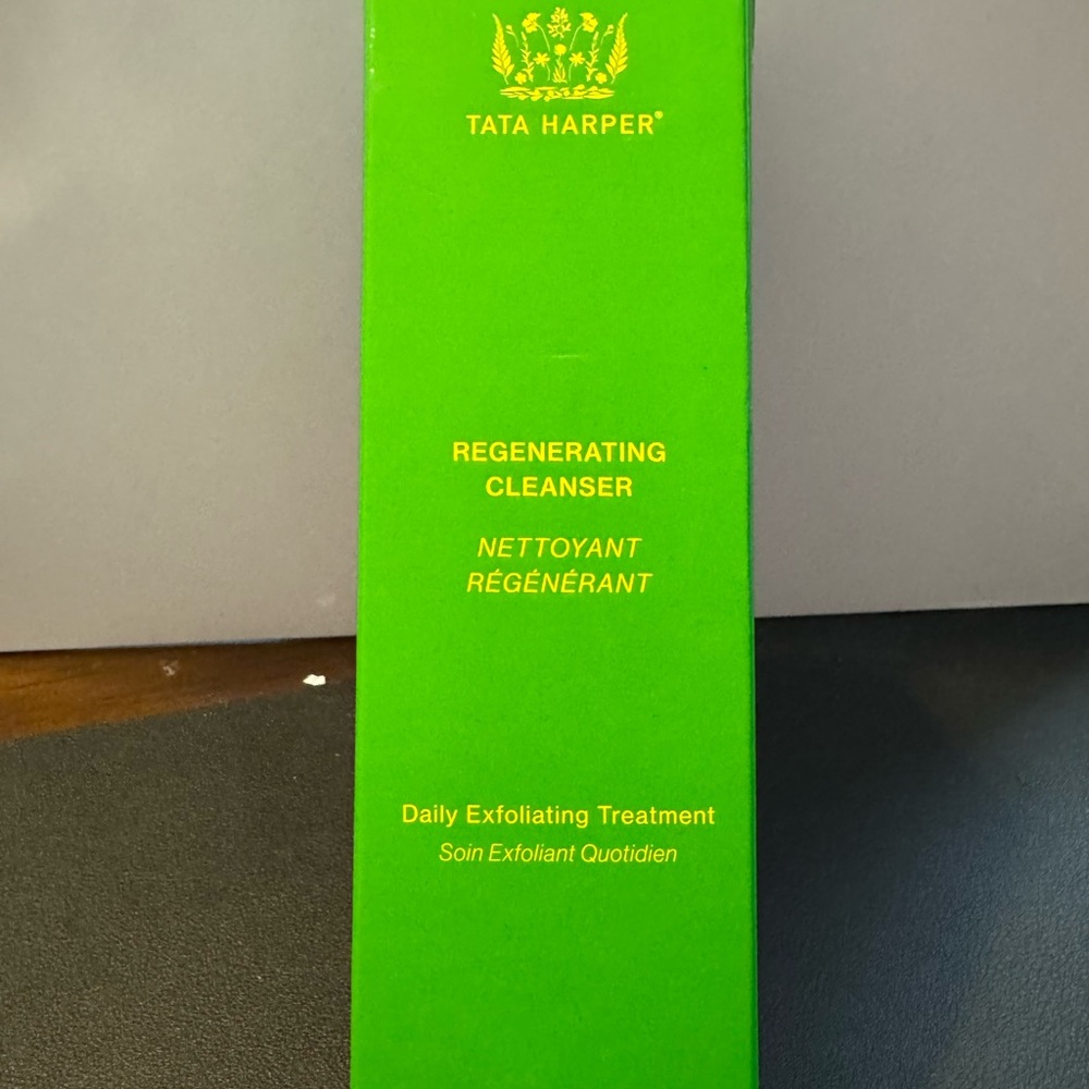 Tata Harper Regenerating Cleanser - Bright Green Packaging